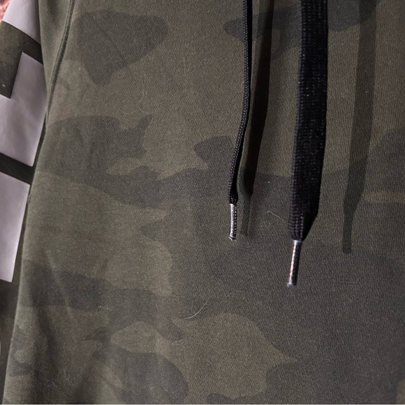 Hollister Print Logo Camo Hoodie Sweatshirt - Picture 7 of 14